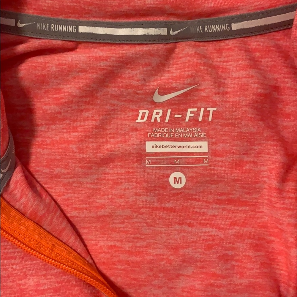 Nike - Picture 2 of 3